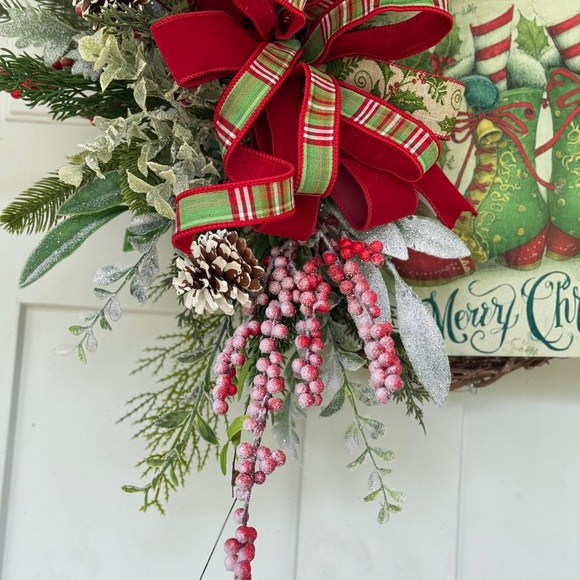 Vintage Inspired Elf Wreath - Picture 4 of 6